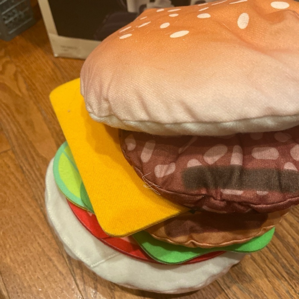 Melissa & Doug plush Burger Stacking Game / Play Food Set
